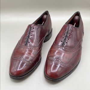 Allen Edmonds Brown Oxford Shoes with Brogue Detailing 10D (lot 402)